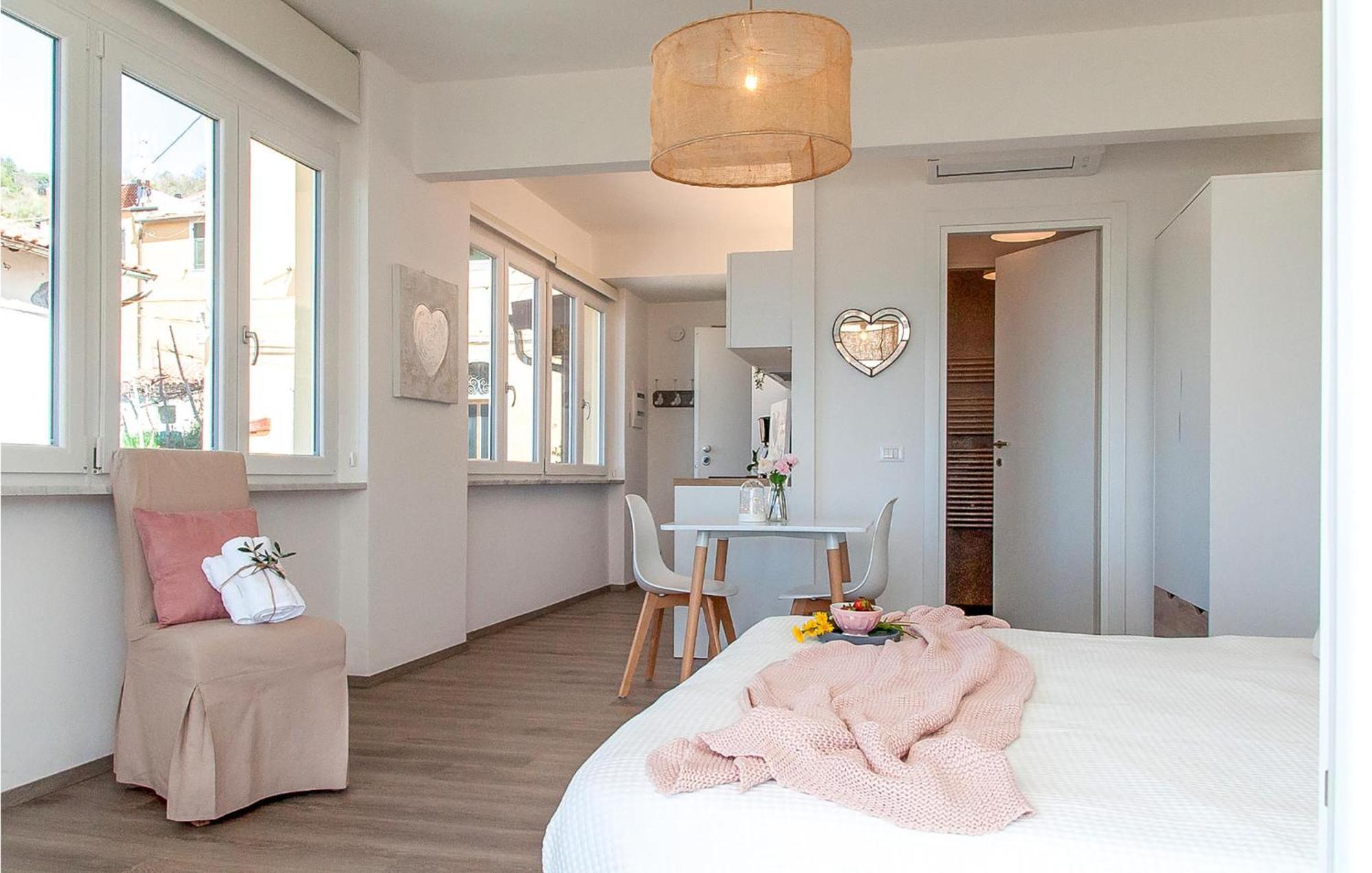 Amazing Apartment In Moneglia With House Sea View Esterno foto
